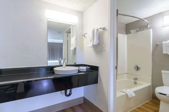 غرفة ديلوكس بسريرين كوين لذوي الإعاقة، Motel6 Hayward, CA – Silicon Valley Gateway 5/6