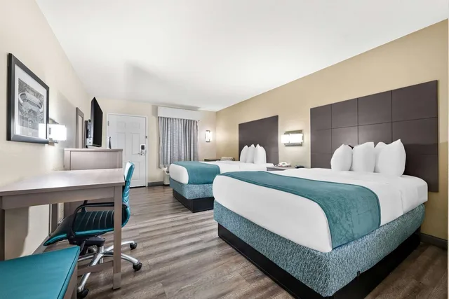 غرفة بسريرين مزدوجين، Best Western Catalina Inn 1/3