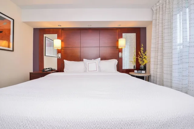 جناح تنفيذي بسرير كينج بغرفة نوم واحدة مع أريكة، Residence Inn North Conway 2/3