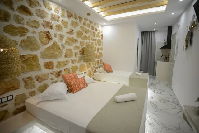 Junior Suite, Studio, 3 Beds, Balcony، Katerina Roza Studios 5/10