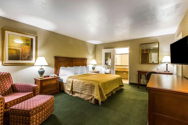 Room, Double Bed, Quality Inn Near China Lake Naval Station 2/2