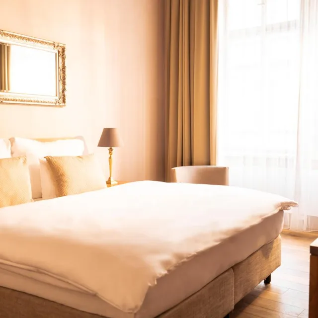 Deluxe, Double or Twin Bed, Hotel Golden Key Prague 6/10