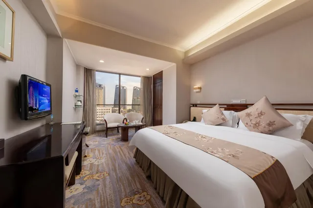 Light, King Bed, Panoramic Floor، Guangdong Hotel Zhuhai Ex Guangdong Regency 2/5