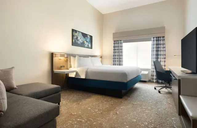 غرفة بسرير مزدوج لذوي الإعاقة، Hilton Garden Inn Riverhead 1/1