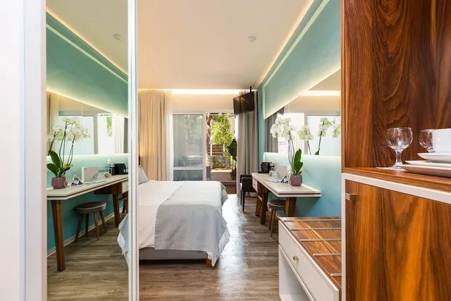 جناح جونيور بحوض جاكوزي، Atrium Ambiance Hotel 3/7