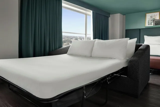 غرفة تنفيذية بسرير كينج، Hotel Tonnelle New Orleans, A Tribute Portfolio Hotel By Marriott 1/4