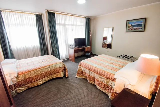 غرفة بسريرين منفصلين، Grand Hotel Loja 1/8