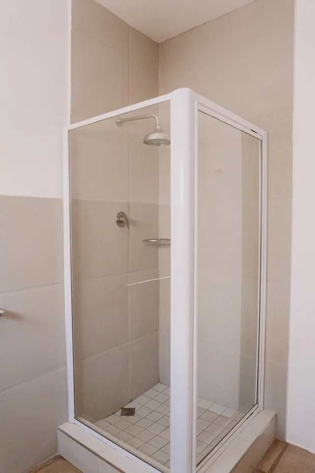 1 Bedroom, Silver Moon, Family, King Bed, Sofa، Caza Beach Guesthouse 5/5
