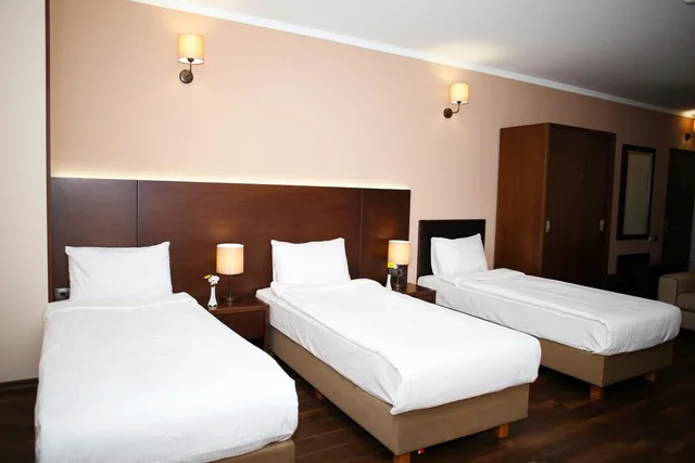 غرفة ثلاثية بإطلالة على المدينة، Corner Inn 1/10