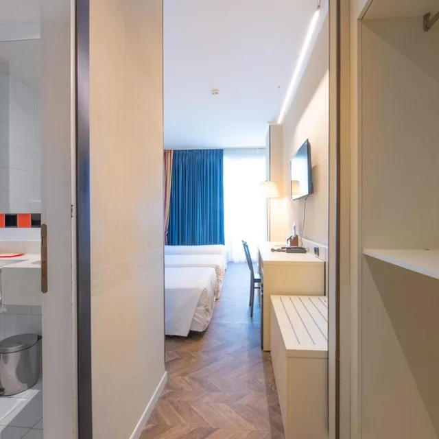 غرفة كلاسيكية ثلاثية، Admiral Art Hotel 8/8