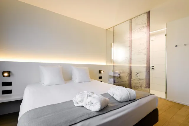 غرفة بسرير مزدوج أو سريرين منفصلين، R hotel experiences 1/5