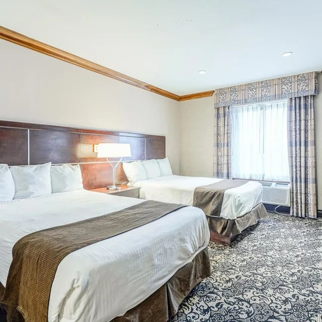 غرفة بسريرين مزدوجين، Woodbine Hotel and Suites 1/7