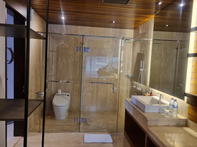 جناح تنفيذي بسرير كينج، Crystal Kuta Hotel 6/10