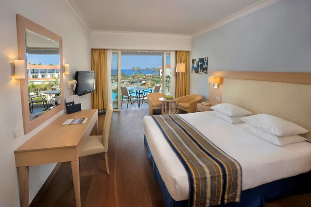 Deluxe, Pool and Sea View، Olympic Lagoon Resort Paphos 1/10