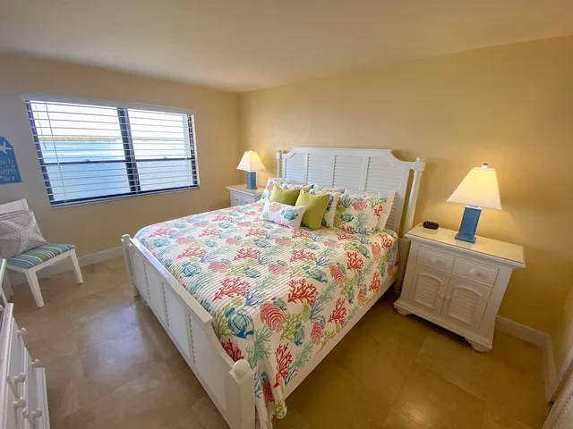 2 Bedrooms, Condo, Deluxe, King and Queen Bed, Water Front, 2 Bathrooms, Resort Harbour Properties 2/6