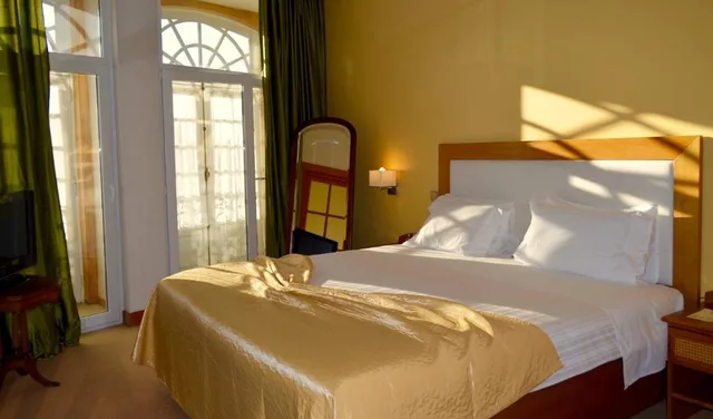 جناح، Hotel Toural 1/8