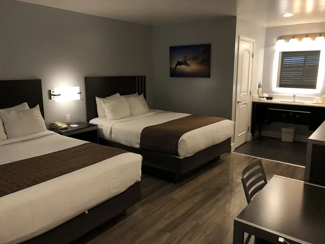 غرفة بسريرين كوين، Pacific Inn Monterey 3/9