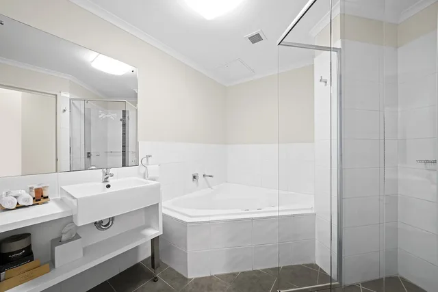 2 Bedrooms, Spa, Apartment, King and Twin Beds، MACQUARIE WATERS BOUTIQUE APARTMENT HOTEL 2/2
