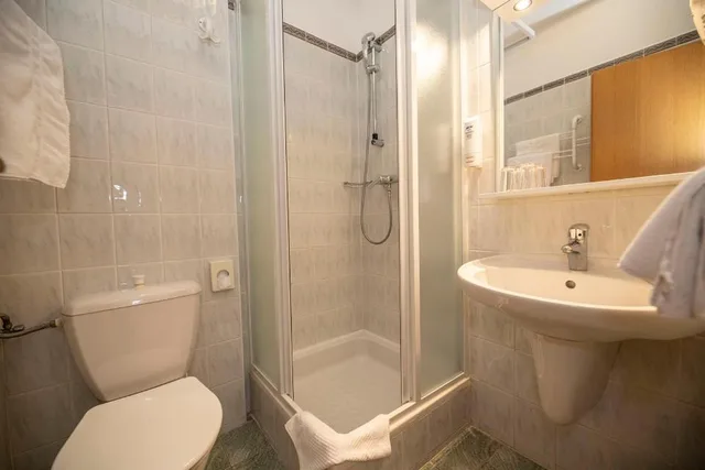 Room, Triple, Flora Hotel 3/4