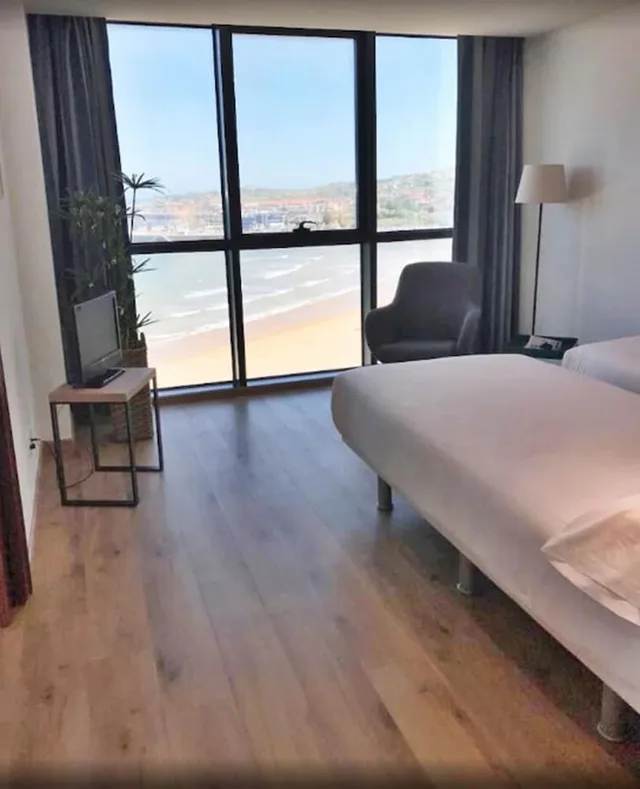 Family, King Bed, Beach View, Principe de Asturias Hotel 5/6