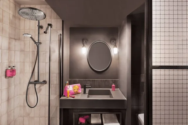 جناح عائلي بسرير مزدوج، Moxy Lille City 4/4