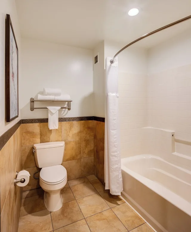 غرفة ديلوكس خارجية بسريرين كوين بإطلالة يُسمح فيها بالحيوانات الأليفة، Ayres Hotel Redlands 3/3