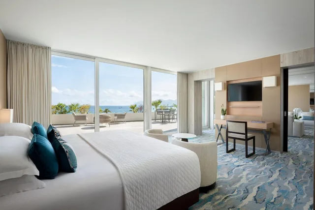 Vice President, Suite, King Bed, Sea Front, Sofa, Terrace، Jw Marriott Cannes 1/2