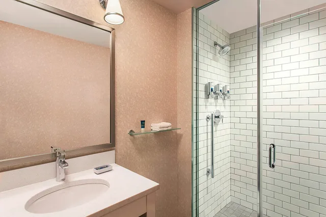 غرفة بسرير كينج، Four Points By Sheraton New York Downtown 5/7