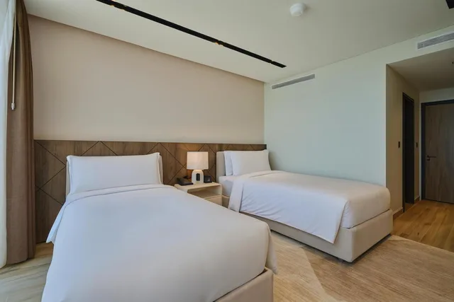 2 Bedrooms, Suite, King Bed, Opal Sea View, High Floor، The OQ hotel waterfront 2/5