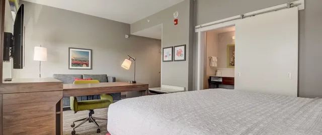 استوديو بإطلالة، Hampton Inn and Suites Williamstown Ark Encounter 2/10