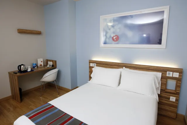 Standard, Single, Single Bed, Travelodge Barcelona Poblenou 3/10