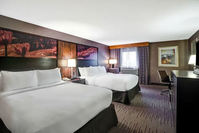 Room, Queen Bed, Executive Level, Bathtub, Accessible، Doubletree Hotel Downtown Wilmington Legal 1/7