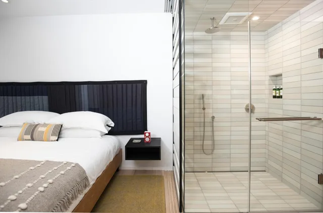 غرفة بسرير كينج بشرفة، Harmon Guest House 4/5