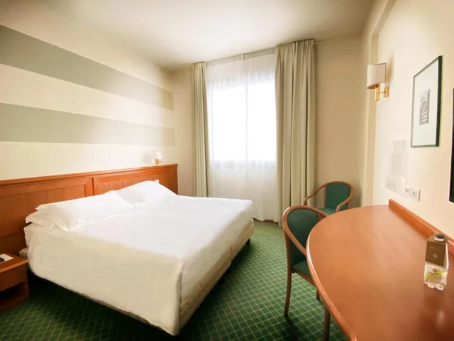 Economy, Double Bed, Phi Hotel Emilia 1/2