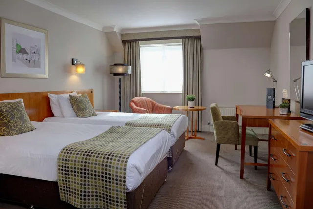 غرفة بسريرين، Best Western Plus Angel Hotel 2/3