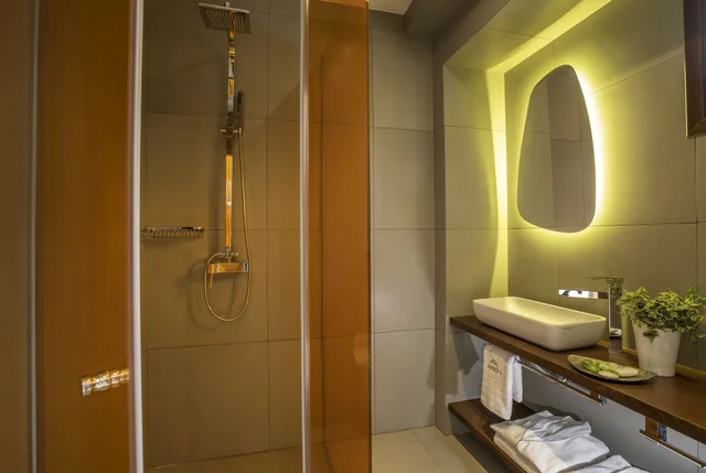 2 Bedrooms, Suite, Queen and Twin Beds, Sea View, Avaton Luxury Beach Resort - Relais and Chateaux 5/5