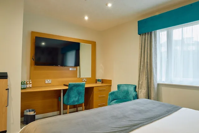 غرفة سوبيريور بسرير كينج، Briar Court Hotel 3/4
