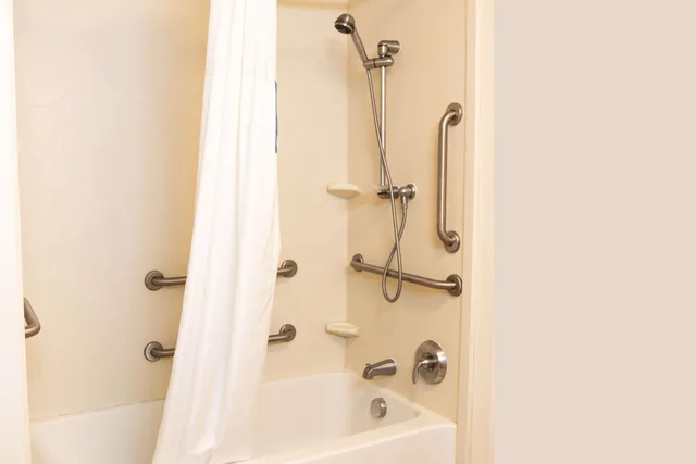 غرفة بسريرين كوين مع أريكة لذوي الإعاقة، Hampton Inn Gloucester 3/5