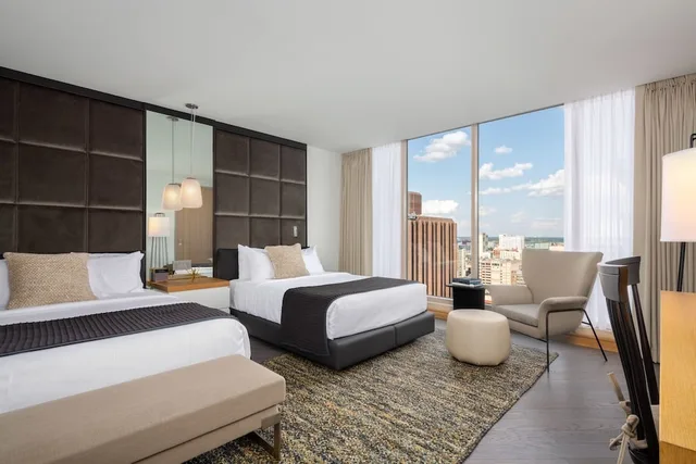 جناح بسريرين كينج، The Windsor Suites 3/6