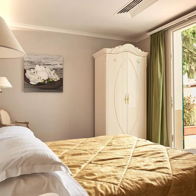 غرفة كلاسيكية بسرير مزدوج أو سريرين منفصلين، Villa Royal 1/7