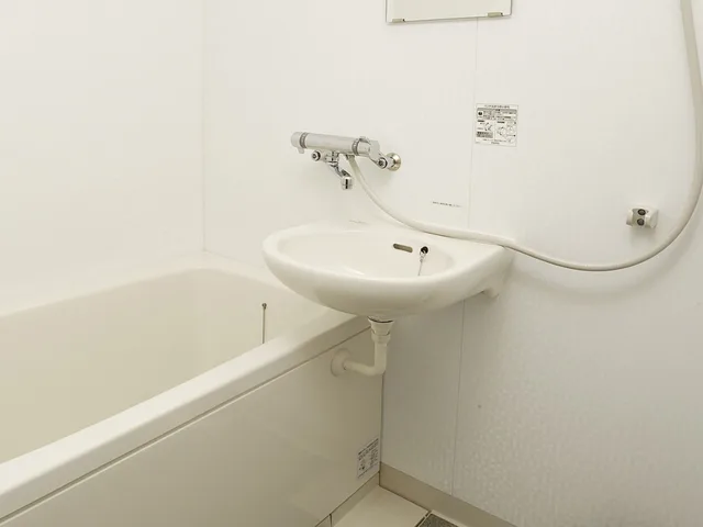 غرفة يابانية بفرشتي فوتون، Satomo Ryokan 1/3