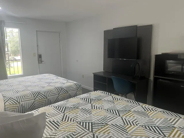 2 Queen Beds Non-Smoking, Micfridge, Motel6 Mccomb Ms 15/16