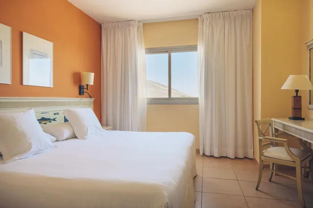 جناح عائلي بسريرين مزدوجين مع أريكة، Iberostar Waves Gaviotas Park 7/10