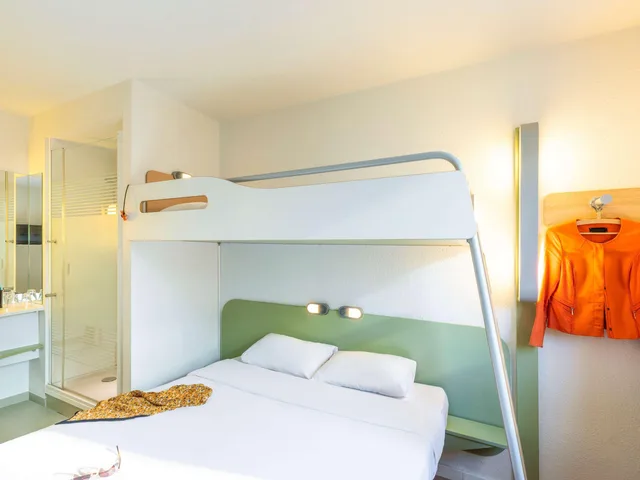 Room, Double Bed, Accessible, Ibis Budget Zurich City West 3/6