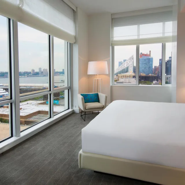 جناح تنفيذي بسرير كينج، Ink 48 Hotel 1/3