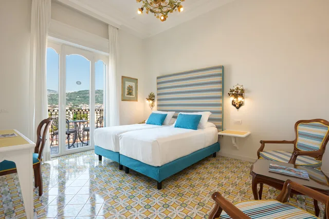 غرفة سوبيريور بسرير مزدوج، Grand Hotel Capodimonte 2/6