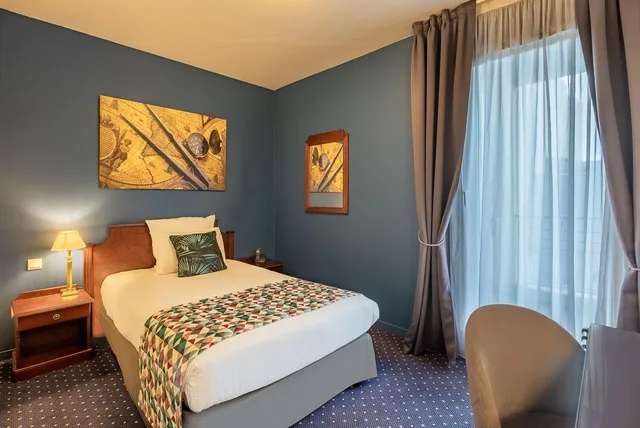 غرفة مفردة، Amiral Hotel 2/6