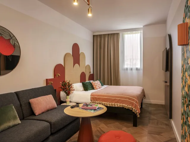 غرفة ثلاثية بسرير مزدوج مع أريكة، Ibis Styles Sevilla City Santa Justa 2/4