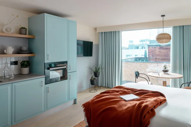 City, Studio, Queen Bed, Bermonds Locke 1/7