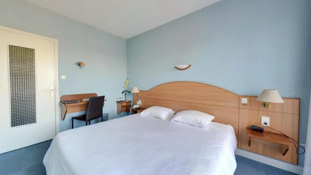 غرفة سوبيريور بسرير مزدوج، HOTEL RESTAURANT LA MAISON CARREE 1/2
